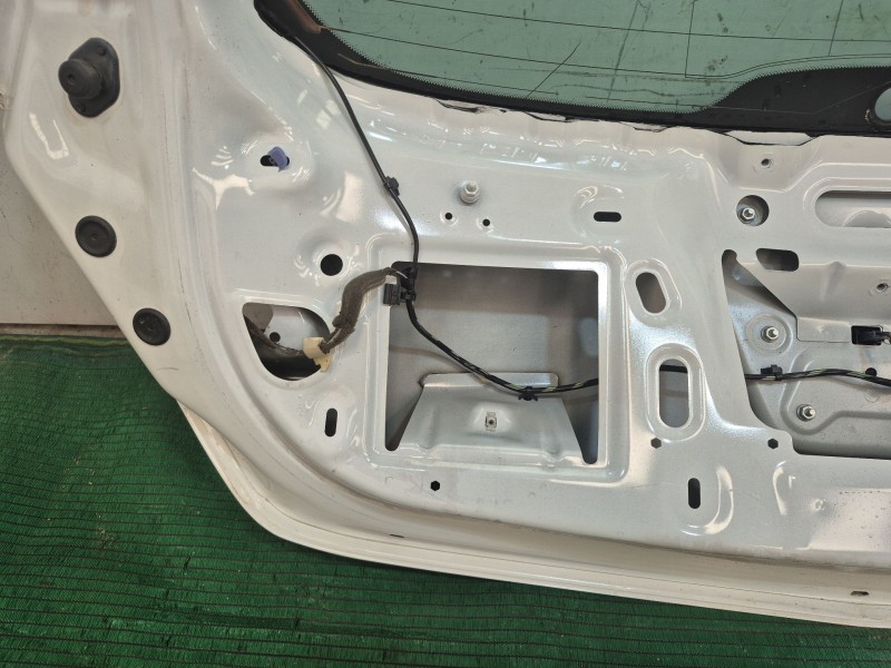 Recambio de porton trasero para opel astra j (p10) 1.7 cdti (68) referencia OEM IAM   