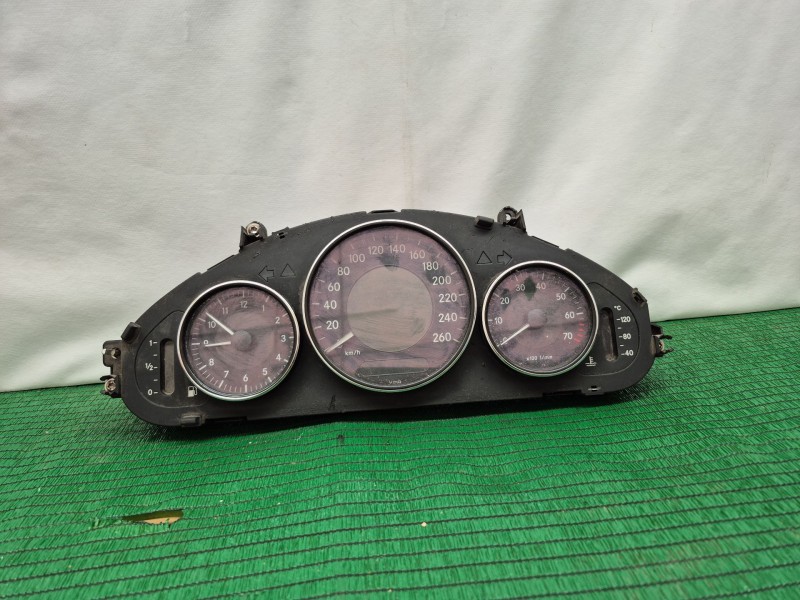 Recambio de cuadro instrumentos para mercedes-benz clase cls (w219) 500 (219.375) referencia OEM IAM 88311 88311 88311