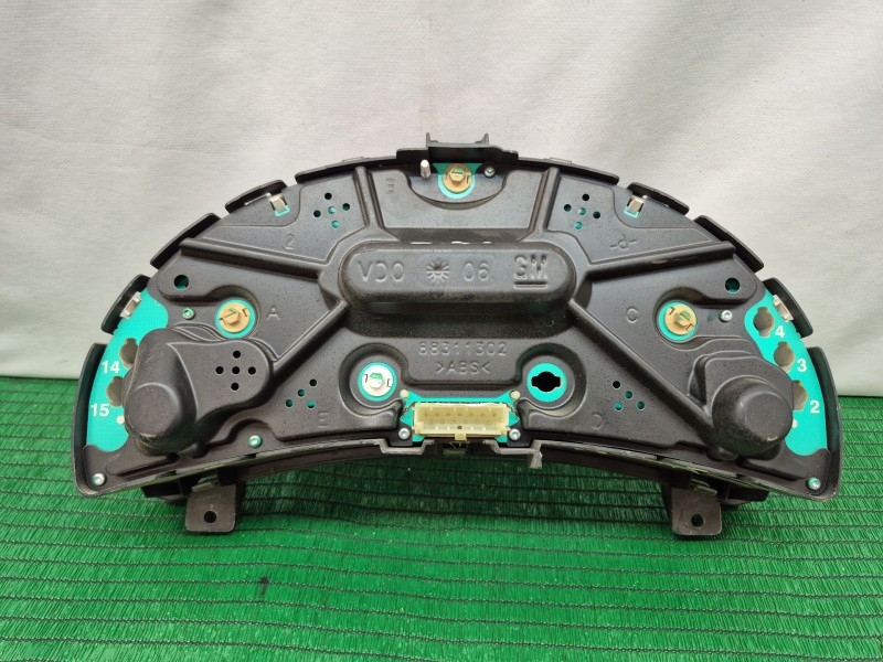 Recambio de cuadro instrumentos para opel combo (corsa c) cargo referencia OEM IAM 88311302 88311302 88311302