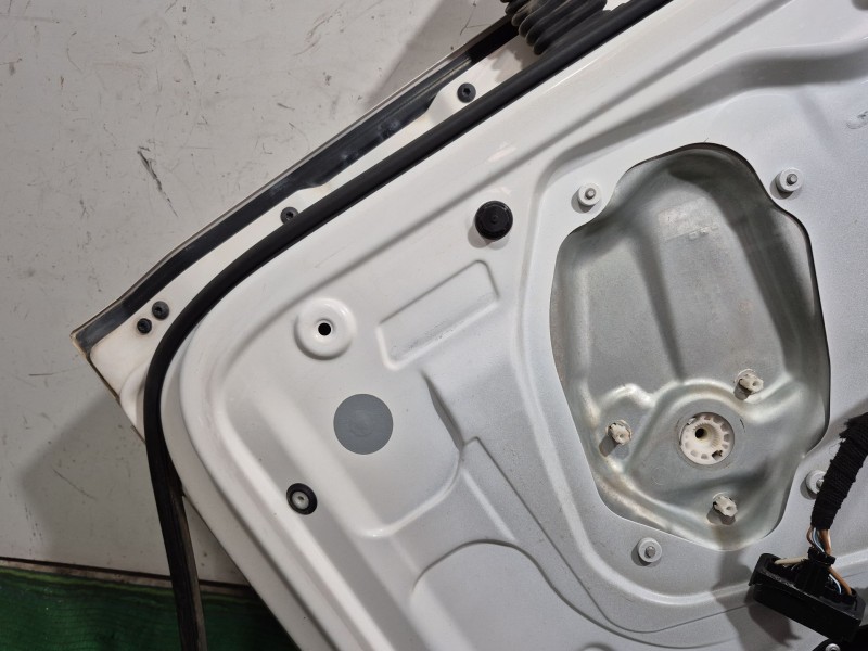 Recambio de puerta trasera derecha para volkswagen golf plus v (5m1, 521) 1.6 tdi referencia OEM IAM   