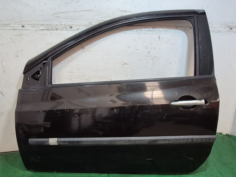 Recambio de puerta delantera izquierda para renault clio iii 1.2 16v referencia OEM IAM   