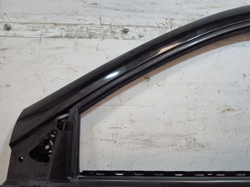 Recambio de puerta delantera izquierda para renault clio iii 1.2 16v referencia OEM IAM   