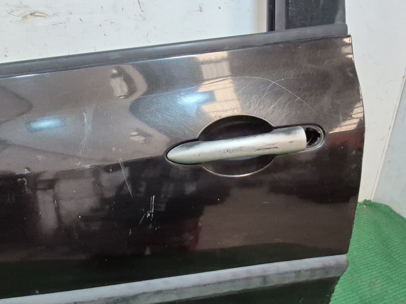Recambio de puerta delantera izquierda para renault clio iii 1.2 16v referencia OEM IAM   