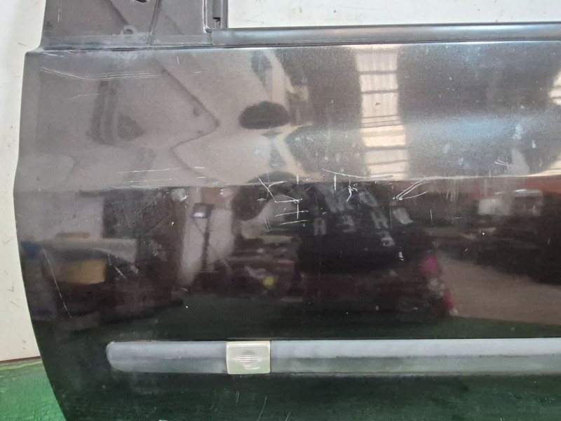 Recambio de puerta delantera izquierda para renault clio iii 1.2 16v referencia OEM IAM   