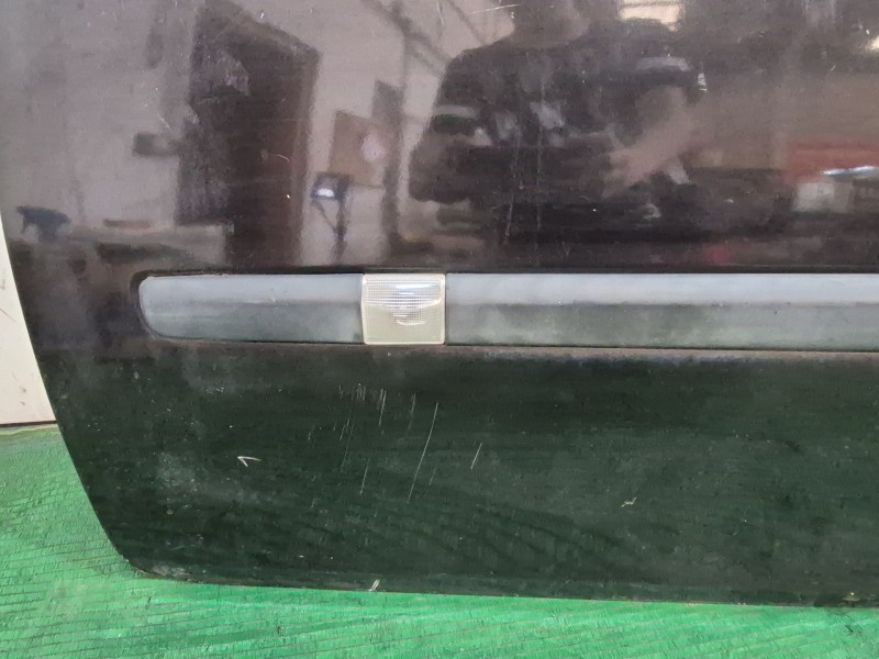 Recambio de puerta delantera izquierda para renault clio iii 1.2 16v referencia OEM IAM   