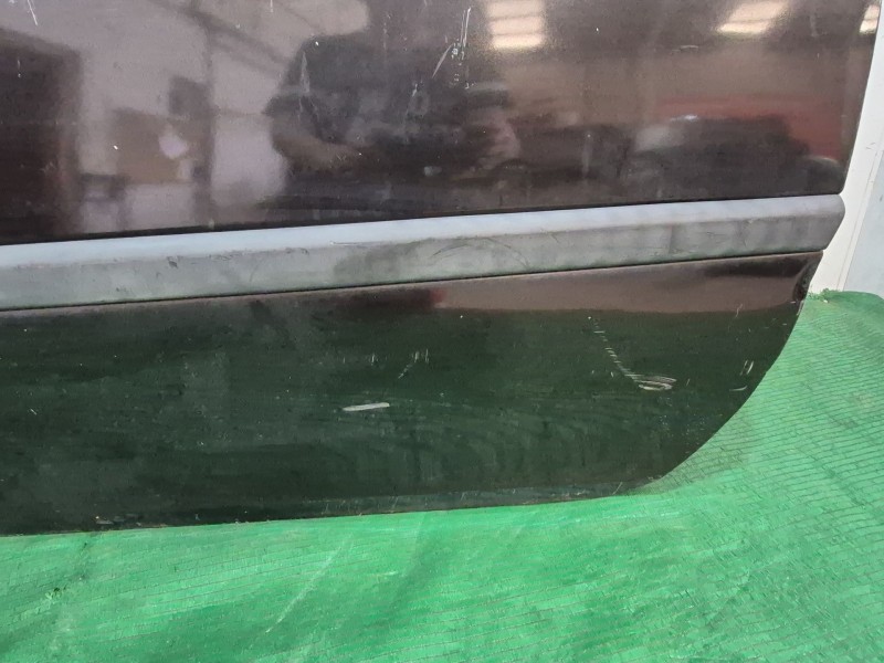 Recambio de puerta delantera izquierda para renault clio iii 1.2 16v referencia OEM IAM   