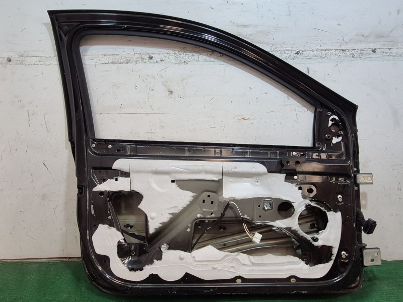 Recambio de puerta delantera izquierda para renault clio iii 1.2 16v referencia OEM IAM   