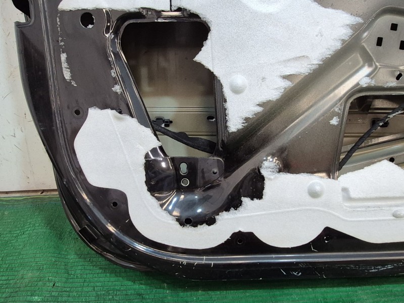 Recambio de puerta delantera izquierda para renault clio iii 1.2 16v referencia OEM IAM   