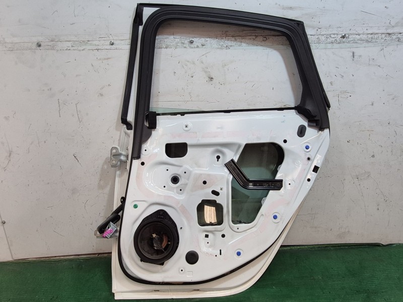 Recambio de puerta trasera derecha para opel astra j (p10) 1.7 cdti (68) referencia OEM IAM   