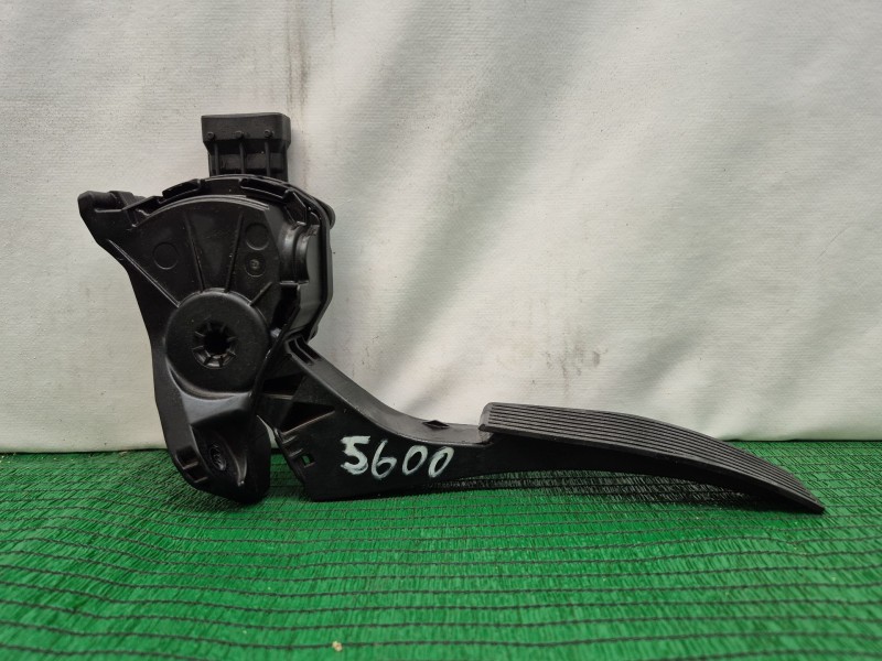 opel astra j (p10) del año 2011