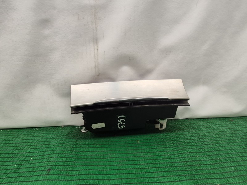 Recambio de cenicero para volkswagen passat b6 (3c2) 2.0 tdi 16v referencia OEM IAM   