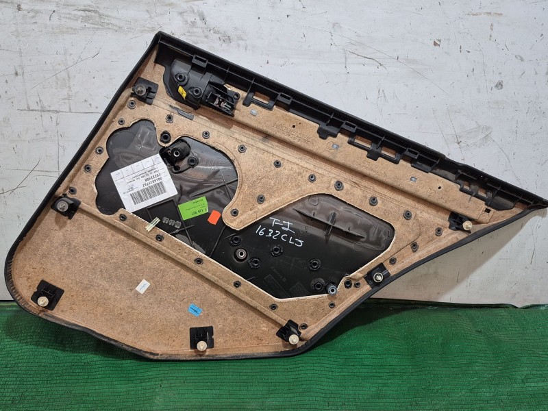Recambio de guarnecido puerta trasera izquierda para bmw 3 (e46) 320 d referencia OEM IAM 0016019732 / F0222408  