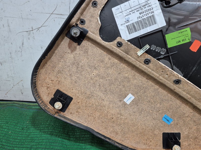 Recambio de guarnecido puerta trasera izquierda para bmw 3 (e46) 320 d referencia OEM IAM 0016019732 / F0222408  