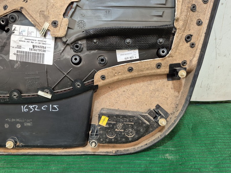 Recambio de guarnecido puerta delantera izquierda para bmw 3 (e46) 320 d referencia OEM IAM 0016170191 F022440 