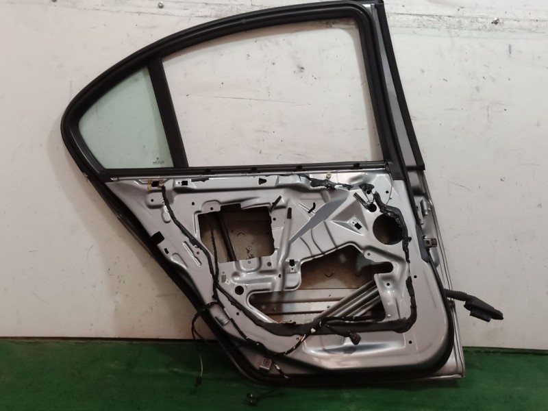 Recambio de puerta trasera izquierda para bmw 3 (e46) 320 d referencia OEM IAM   