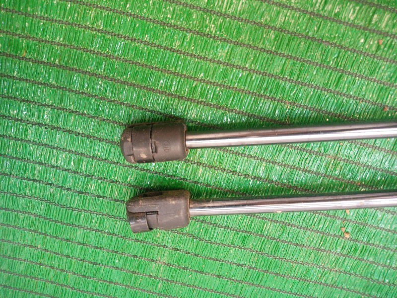 Recambio de amortiguador trasero para ford fiesta vi (cb1, ccn) 1.6 tdci referencia OEM IAM   