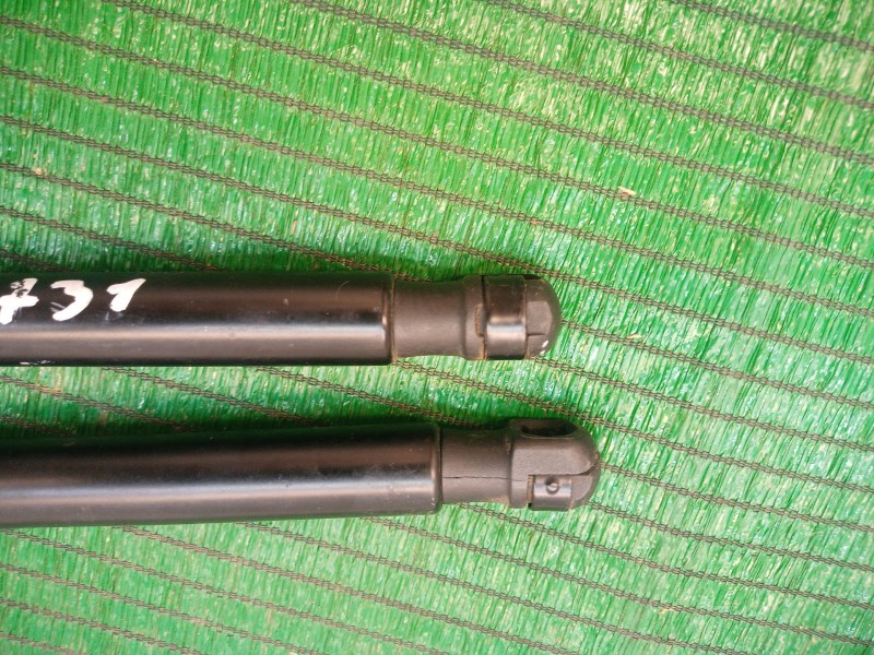 Recambio de amortiguador trasero para ford fiesta vi (cb1, ccn) 1.6 tdci referencia OEM IAM   