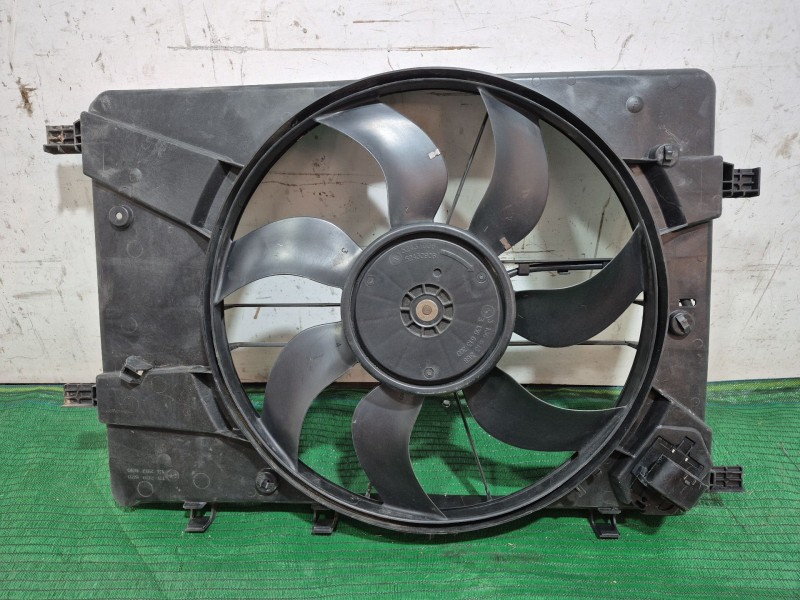 Recambio de electroventilador para opel astra j (p10) 1.7 cdti (68) referencia OEM IAM 0130308404 0130308404 52430295