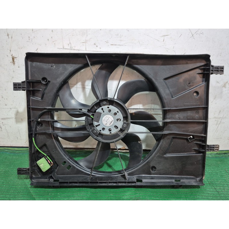 Recambio de electroventilador para opel astra j (p10) 1.7 cdti (68) referencia OEM IAM 0130308404 0130308404 52430295