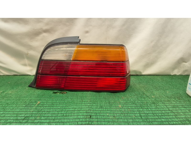 Recambio de piloto trasero derecho para bmw 3 coupé (e36) 318 is referencia OEM IAM   