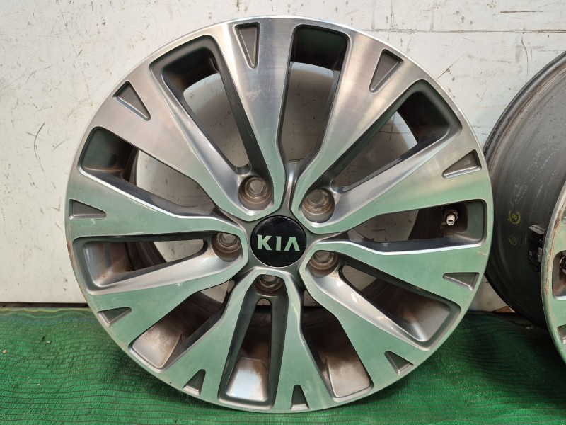 Recambio de juego llantas para kia cee´d (jd) 1.4 crdi 90 referencia OEM IAM   