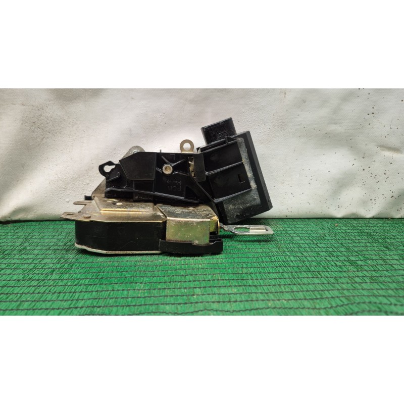 Recambio de cerradura maletero / porton para bmw 3 coupé (e36) 318 is referencia OEM IAM 8353012 8353012 8353012