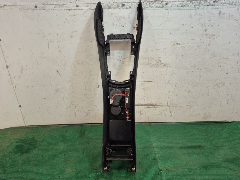 Recambio de consola central trasera para audi s5 cabriolet (8f7) referencia OEM IAM 8K0864981D 8K0864981D 0000240031