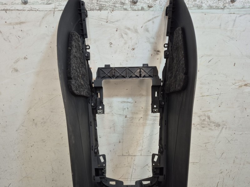 Recambio de consola central trasera para audi s5 cabriolet (8f7) referencia OEM IAM 8K0864981D 8K0864981D 0000240031