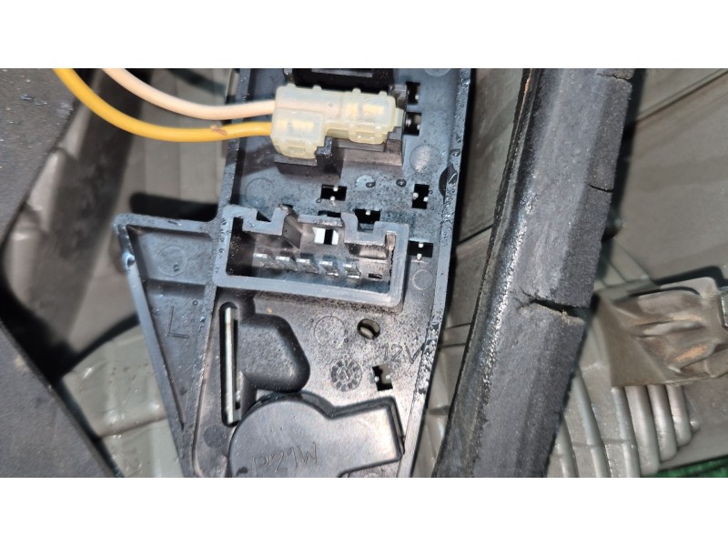 Recambio de piloto trasero izquierdo para toyota yaris (_p13_) 1.4 d (nlp130_) referencia OEM IAM   