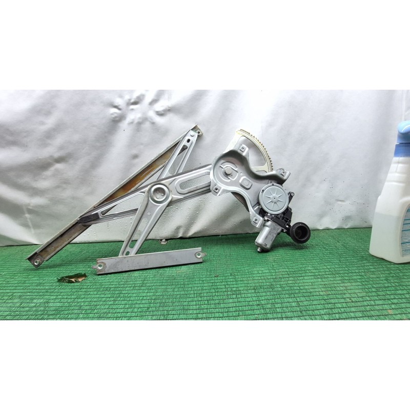 Recambio de elevalunas delantero derecho para toyota yaris (_p13_) 1.4 d (nlp130_) referencia OEM IAM 857100D100 857100D100 8571