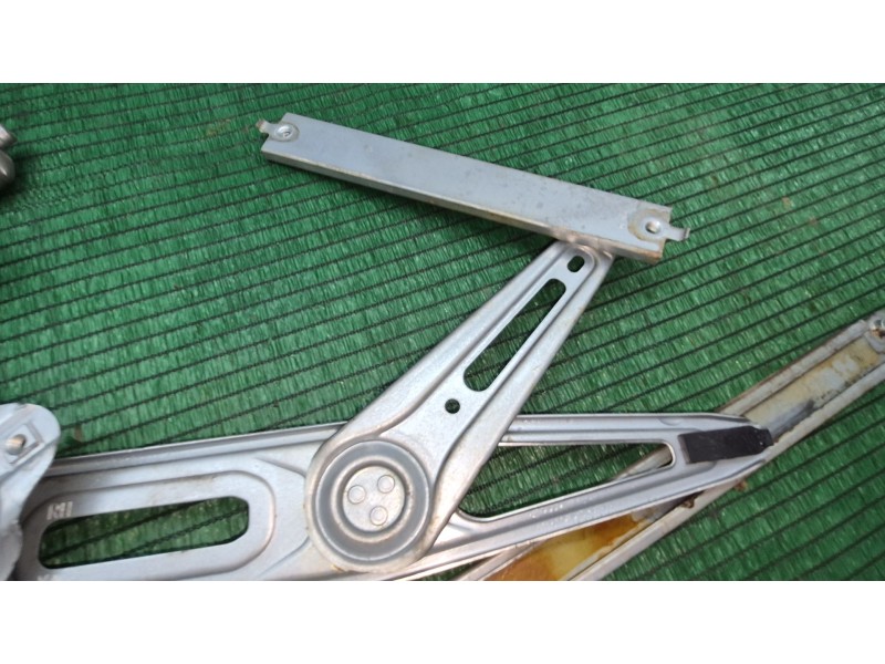 Recambio de elevalunas delantero derecho para toyota yaris (_p13_) 1.4 d (nlp130_) referencia OEM IAM 857100D100 857100D100 8571