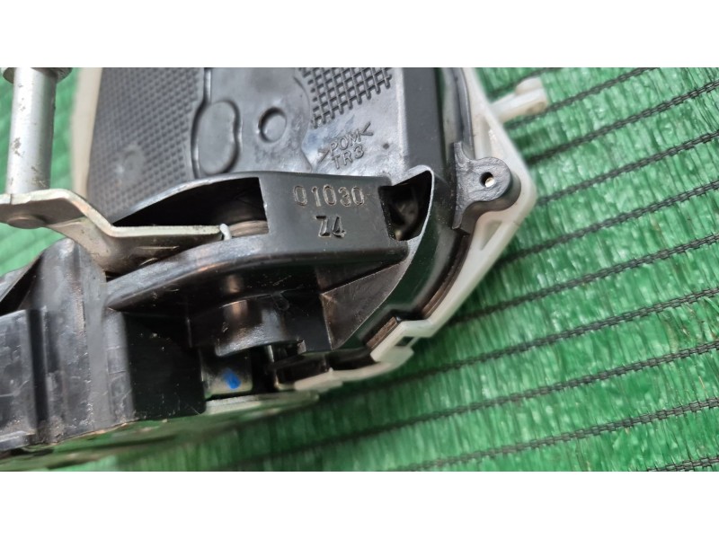 Recambio de cerradura puerta trasera derecha para toyota yaris (_p13_) 1.4 d (nlp130_) referencia OEM IAM   