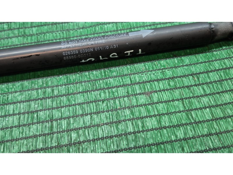 Recambio de cerradura puerta trasera derecha para toyota yaris (_p13_) 1.4 d (nlp130_) referencia OEM IAM   