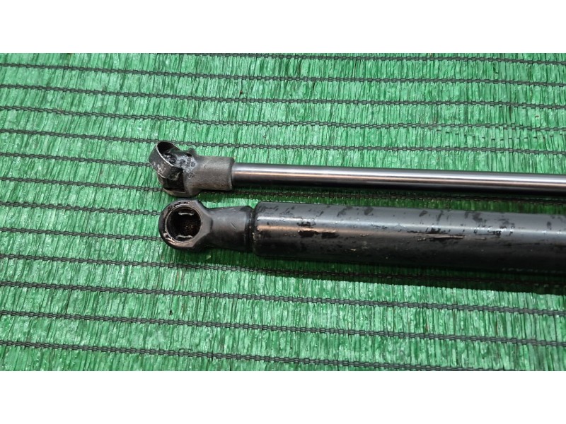 Recambio de cerradura puerta trasera derecha para toyota yaris (_p13_) 1.4 d (nlp130_) referencia OEM IAM   