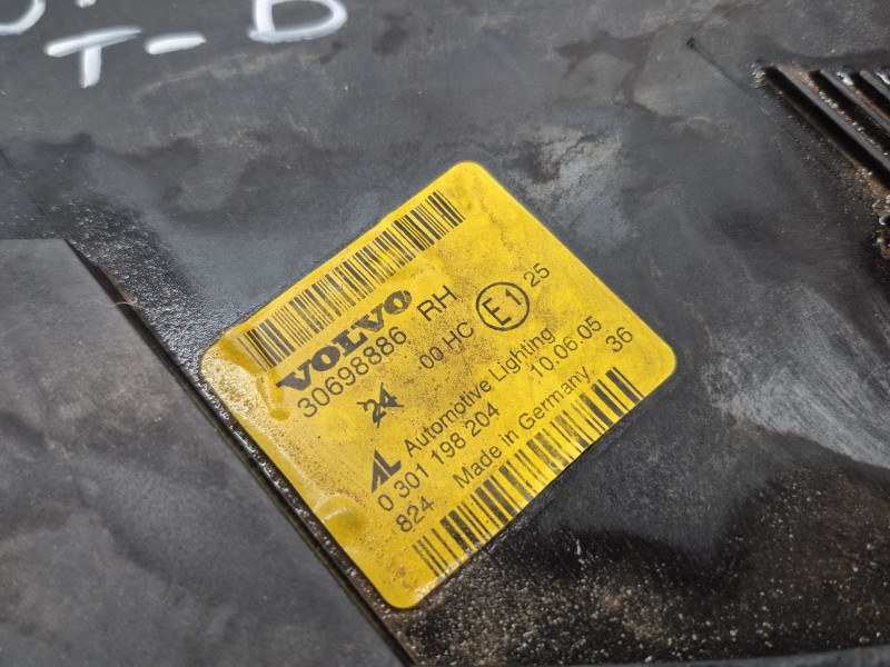 Recambio de piloto trasero derecho para toyota yaris (_p13_) 1.4 d (nlp130_) referencia OEM IAM 30698886 30698886 30698886