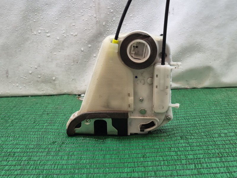 Recambio de cerradura puerta trasera izquierda para toyota yaris (_p13_) 1.4 d (nlp130_) referencia OEM IAM   