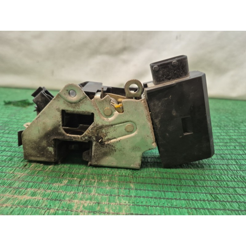 Recambio de cerradura puerta delantera derecha para bmw serie 3 compacto (e36) 316i referencia OEM IAM   