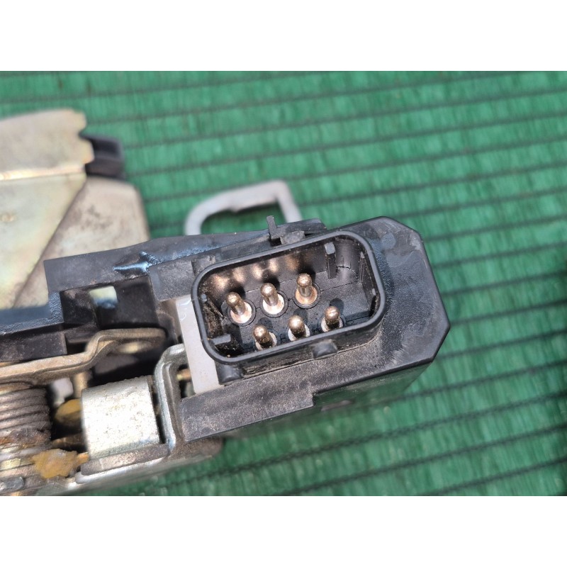 Recambio de cerradura puerta delantera derecha para bmw serie 3 compacto (e36) 316i referencia OEM IAM   