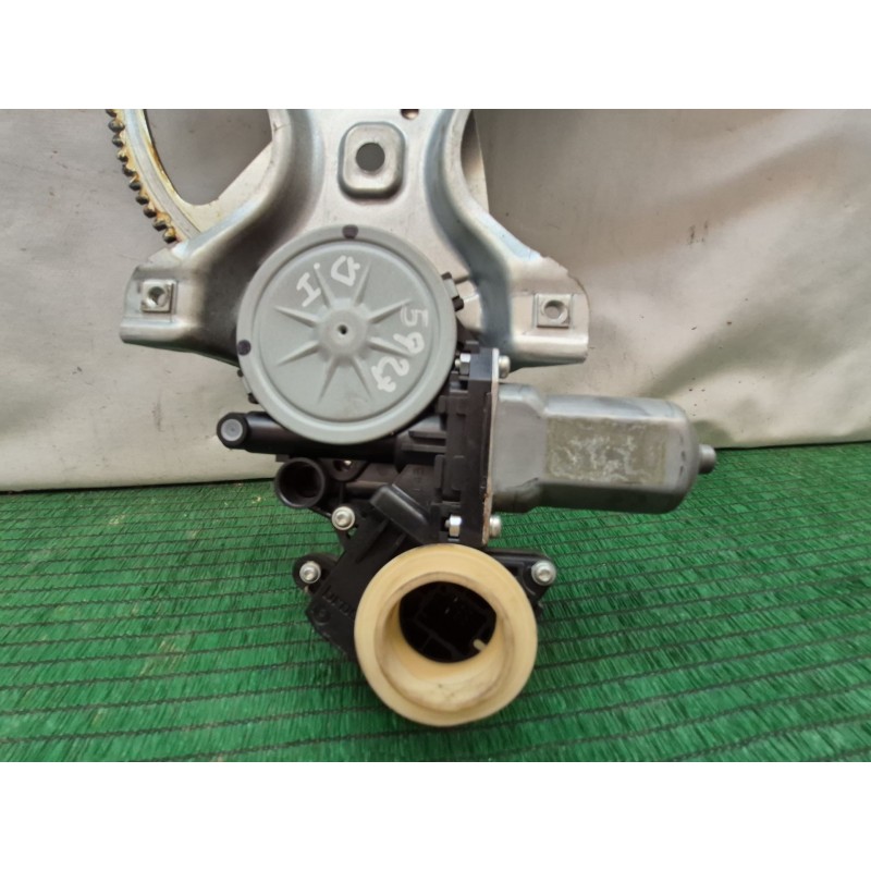 Recambio de elevalunas delantero izquierdo para toyota yaris (_p13_) 1.4 d (nlp130_) referencia OEM IAM   