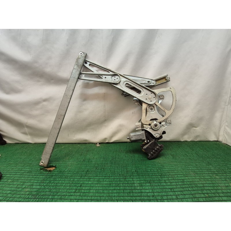 Recambio de elevalunas delantero izquierdo para toyota yaris (_p13_) 1.4 d (nlp130_) referencia OEM IAM   