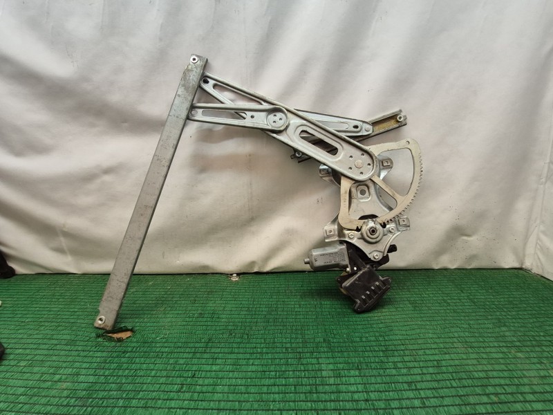 Recambio de elevalunas delantero izquierdo para toyota yaris (_p13_) 1.4 d (nlp130_) referencia OEM IAM   