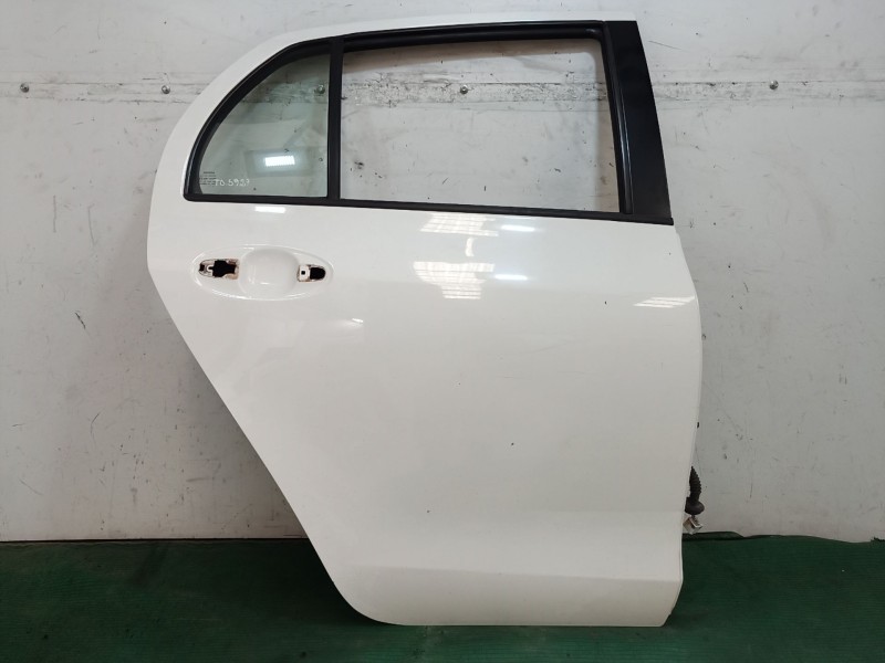 Recambio de puerta trasera derecha para toyota yaris (_p13_) 1.4 d (nlp130_) referencia OEM IAM   
