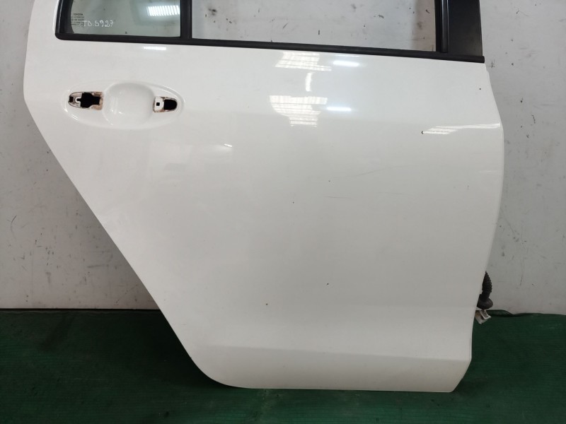 Recambio de puerta trasera derecha para toyota yaris (_p13_) 1.4 d (nlp130_) referencia OEM IAM   