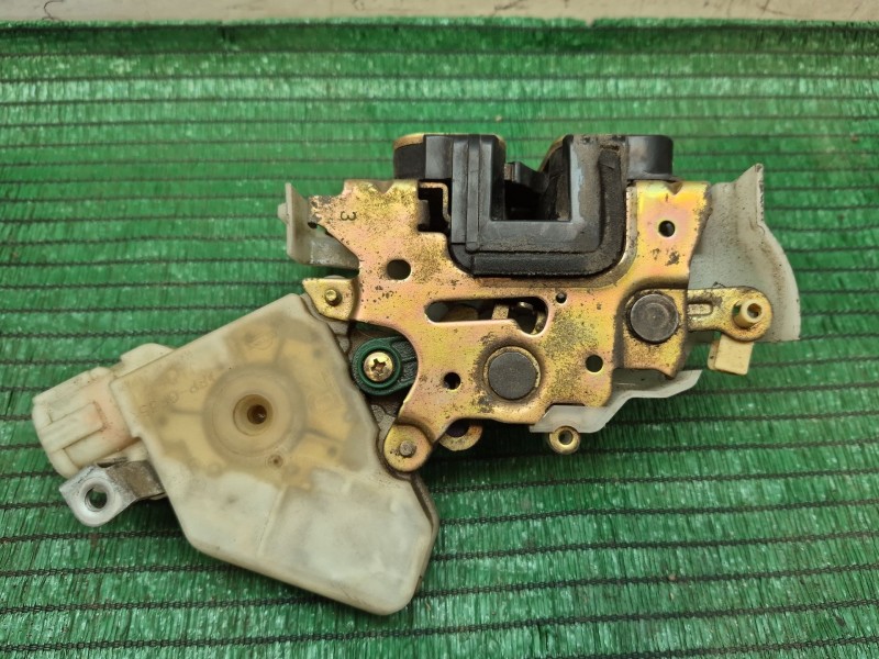 Recambio de cerradura puerta delantera izquierda para nissan x-trail (t30) comfort referencia OEM IAM 80553AA210 80553AA210 8055