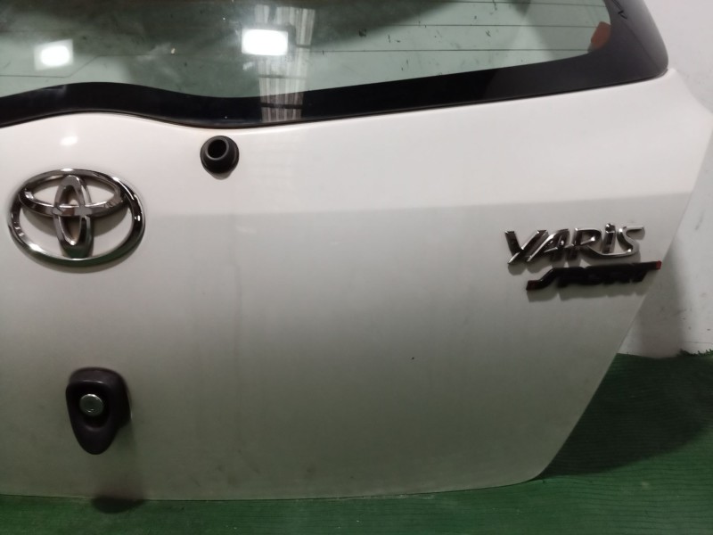 Recambio de porton trasero para toyota yaris (_p13_) 1.4 d (nlp130_) referencia OEM IAM   