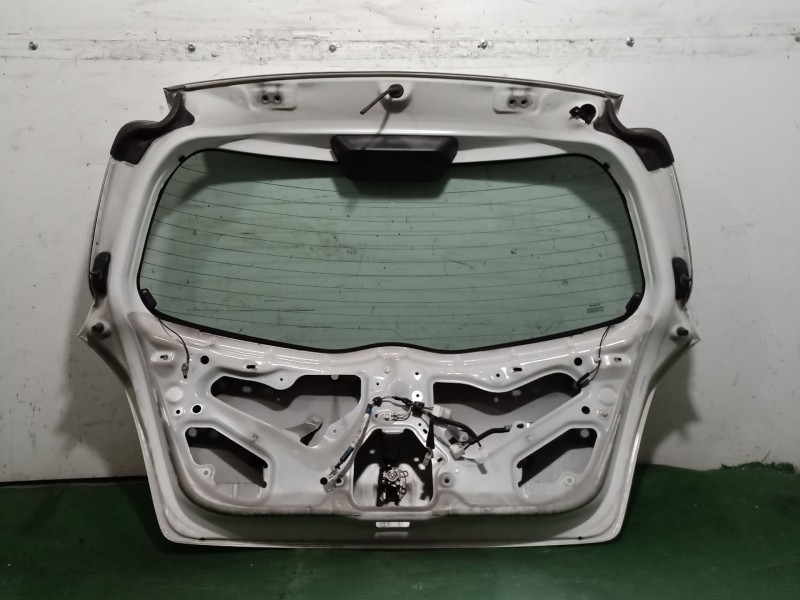 Recambio de porton trasero para toyota yaris (_p13_) 1.4 d (nlp130_) referencia OEM IAM   