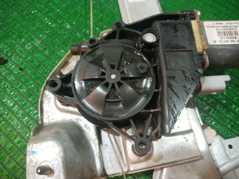 Recambio de elevalunas delantero derecho para peugeot 208 active referencia OEM IAM   