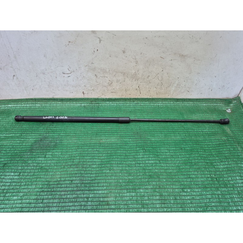 Recambio de amortiguadores capo para opel insignia sports tourer cosmo referencia OEM IAM   