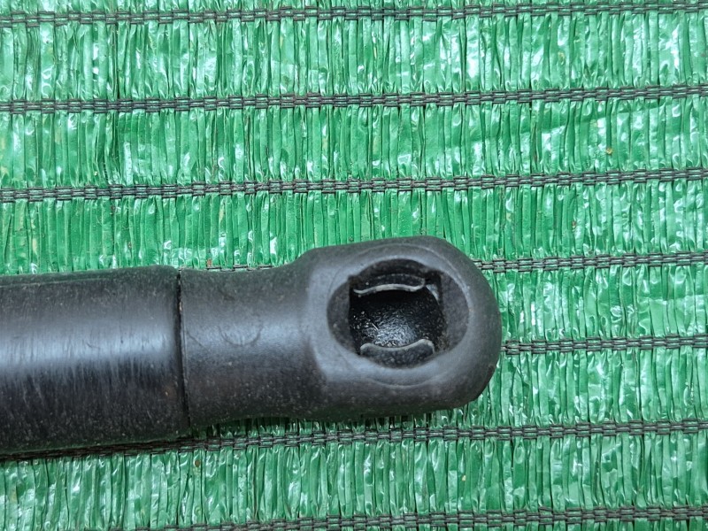 Recambio de amortiguadores capo para opel insignia sports tourer cosmo referencia OEM IAM   