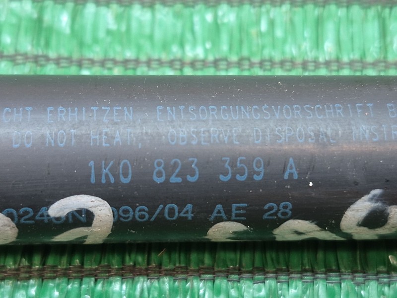 Recambio de amortiguadores capo para opel insignia sports tourer cosmo referencia OEM IAM   